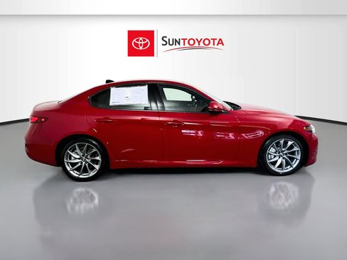Used 2023 Alfa Romeo Giulia Sprint RWD image 2