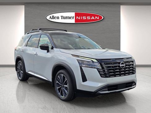 New 2026 Nissan Pathfinder Platinum image 1