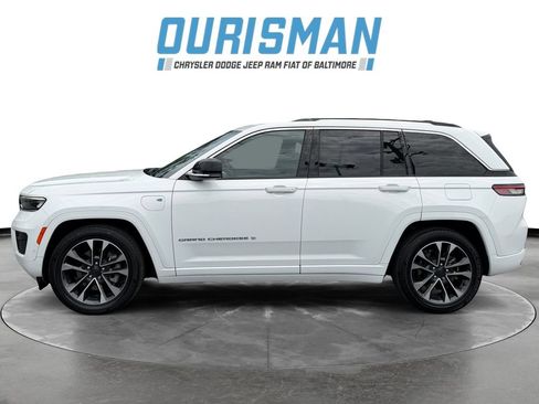 Used 2023 Jeep Grand Cherokee Overland AWD/4WD image 3