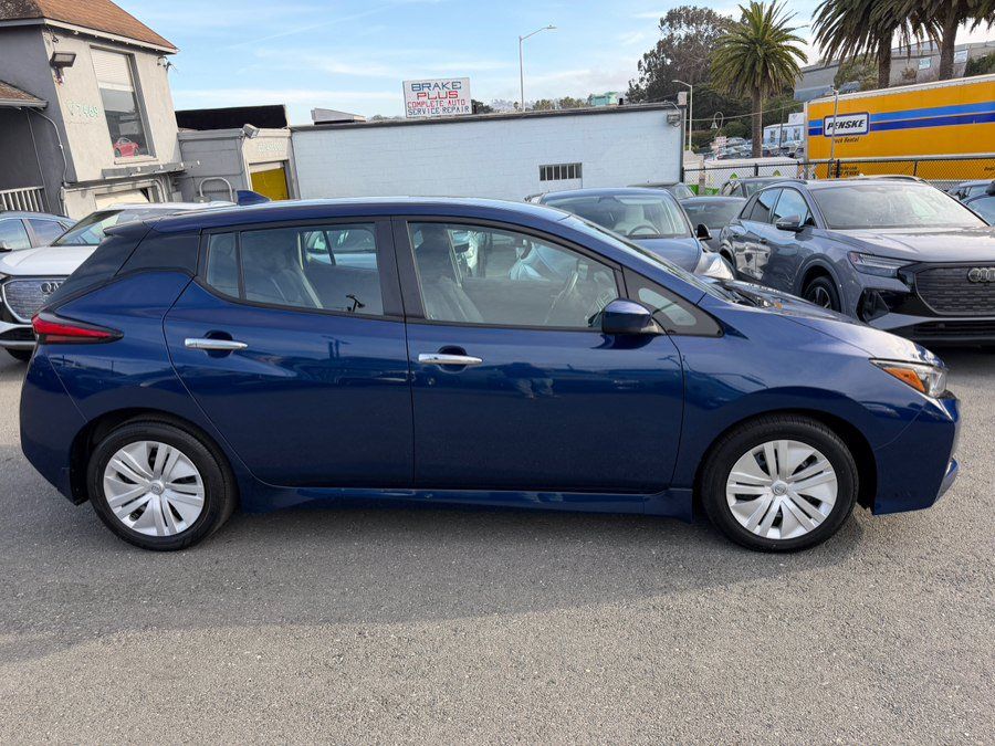 Used 2025 Nissan Leaf S FWD image 4