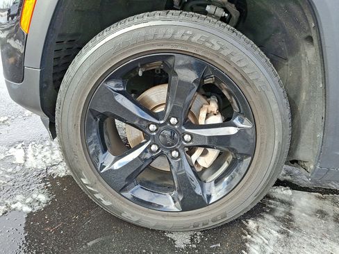 Certified 2023 Jeep Grand Cherokee Altitude image 8