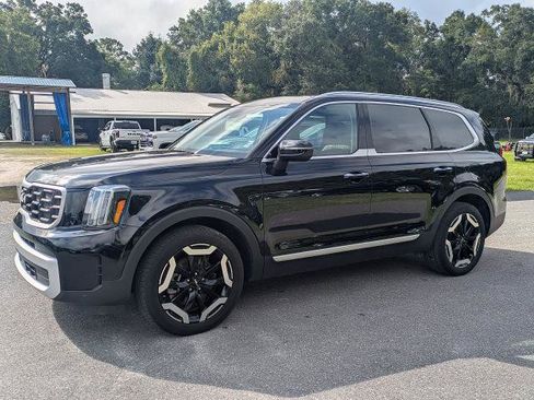 Used 2025 Kia Telluride S FWD image 8