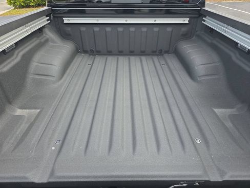 New 2026 Nissan Frontier SV w/ SV Convenience Package AWD/4WD image 11