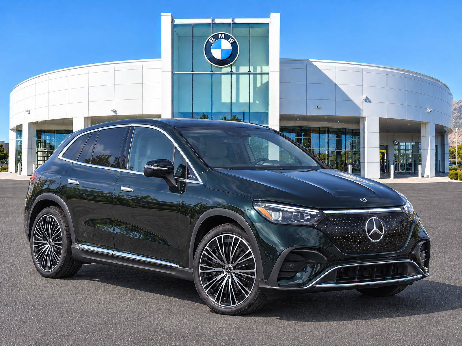 Used 2023 Mercedes-Benz EQE 500 4MATIC SUV image 3