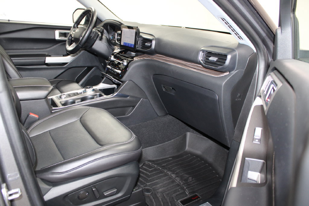 Used 2021 Ford Explorer Limited w/ Hybrid Equipment Group 310A AWD/4WD image 19