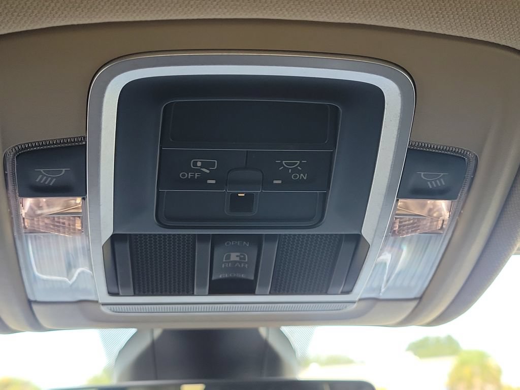 Used 2020 RAM 1500 Laramie AWD/4WD image 27