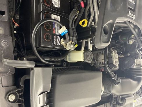Used 2020 Jeep Wrangler Unlimited Rubicon AWD/4WD image 33