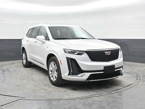 Used 2024 Cadillac XT6 Luxury AWD/4WD image 6