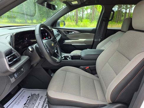 Used 2026 Chevrolet Traverse LT w/ Driver Confidence Package FWD image 13