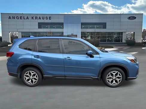 Used 2020 Subaru Forester Premium AWD/4WD image 10