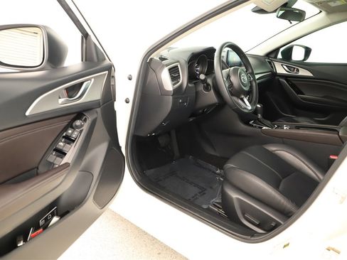 Used 2018 MAZDA MAZDA3 Touring image 14