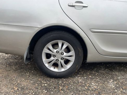 Used 2004 Toyota Camry LE FWD image 25