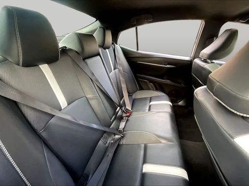 Used 2025 Toyota Camry SE FWD image 19
