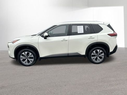 Certified 2022 Nissan Rogue SV w/ SV Premium Package image 5