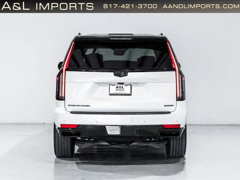 Used 2024 Cadillac Escalade ESV Premium Luxury w/ Performance Package AWD/4WD image 13