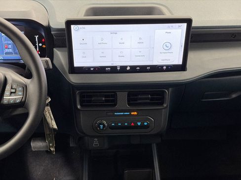New 2026 Ford Maverick XL AWD/4WD image 18