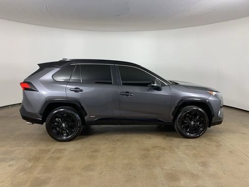 Used 2022 Toyota RAV4 XSE AWD/4WD image 7
