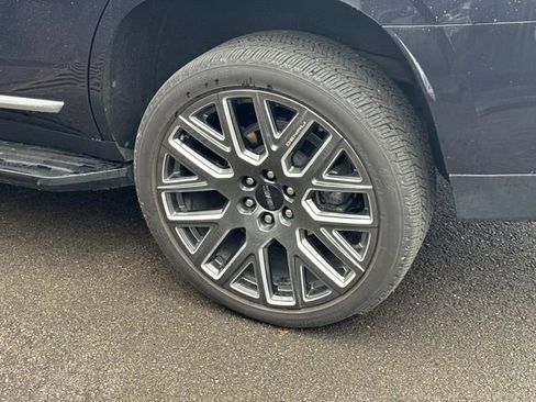 Certified 2025 GMC Yukon Denali image 8