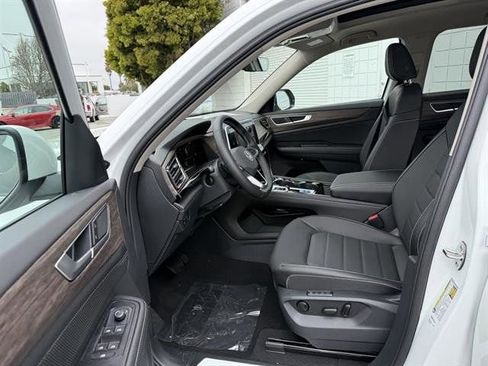 New 2025 Volkswagen Atlas SEL image 16