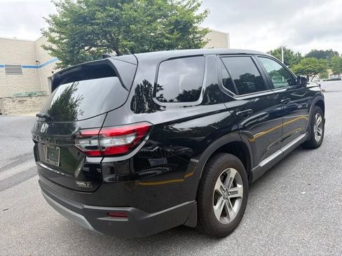Used 2025 Honda Pilot EX-L image 4