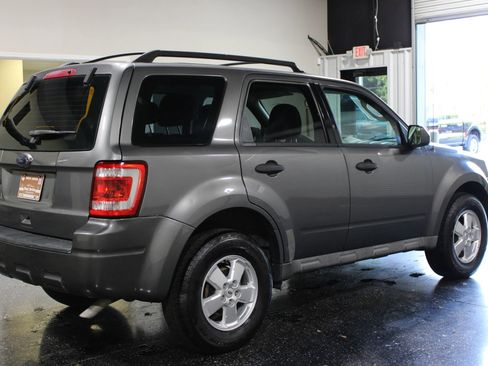 Used 2011 Ford Escape XLS w/ 101A Rapid Spec Order Code FWD image 3