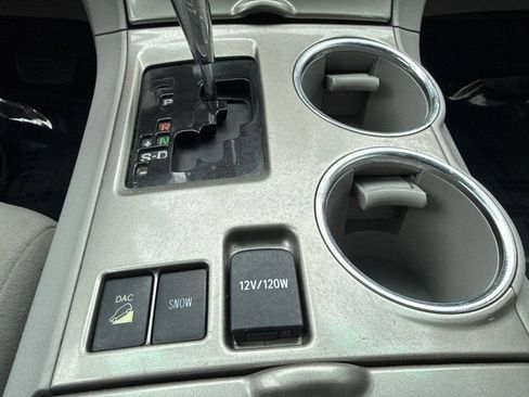 Used 2013 Toyota Highlander Plus AWD/4WD image 29