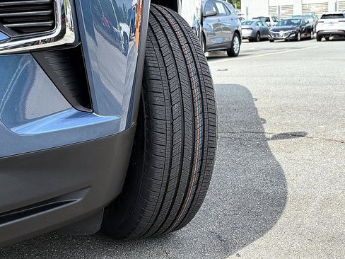 Used 2025 Chevrolet Traverse LT w/ Driver Confidence Package FWD image 28