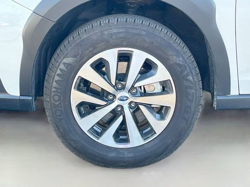 Used 2025 Subaru Outback Premium w/ Popular Package #1A image 30