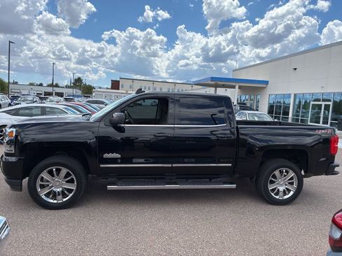 Used 2018 Chevrolet Silverado 1500 High Country image 2