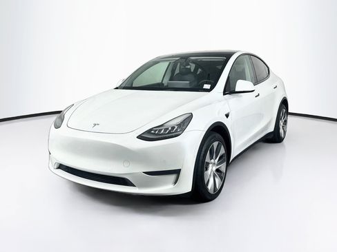 Used 2021 Tesla Model Y Long Range AWD/4WD image 3