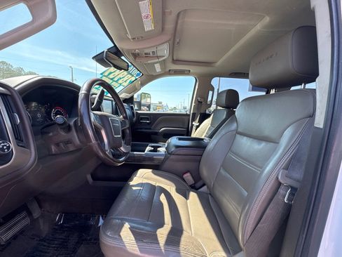 Used 2016 GMC Sierra 2500 Denali w/ Duramax Plus Package AWD/4WD image 11