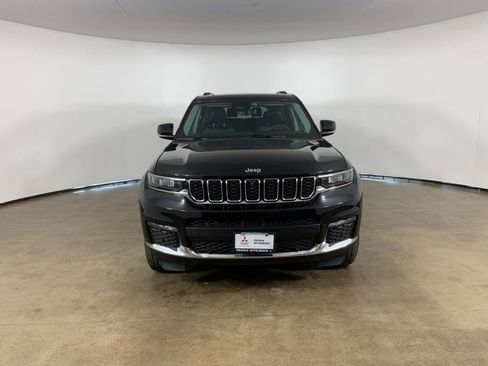 Used 2023 Jeep Grand Cherokee L Limited w/ Luxury Tech Group II AWD/4WD image 3