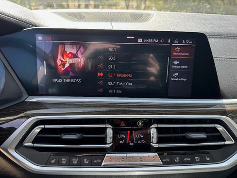 Used 2019 BMW X7 xDrive40i w/ Parking Assistance Package image 17