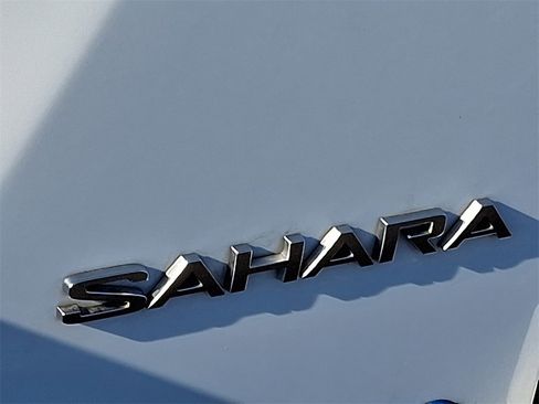 Used 2023 Jeep Wrangler Unlimited Sahara w/ Cold Weather Group image 30