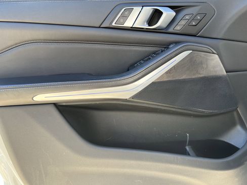 Used 2019 BMW X5 xDrive40i w/ Executive Package AWD/4WD image 14