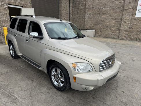 Used 2009 Chevrolet HHR LT image 1