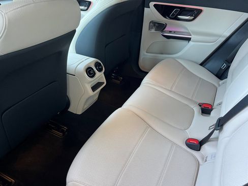Certified 2026 Mercedes-Benz GLC 300 4MATIC image 4
