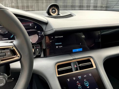 New 2025 Porsche Taycan image 9