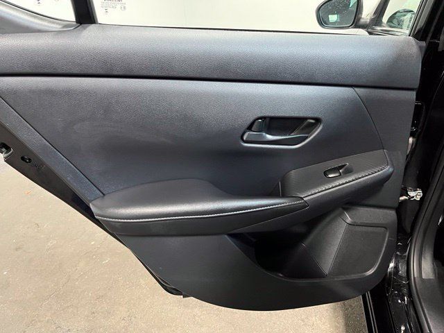 Used 2025 Nissan Sentra SV FWD image 16