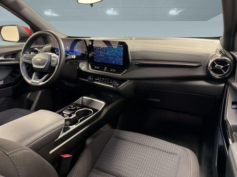 Used 2026 Chevrolet Equinox LT FWD image 30