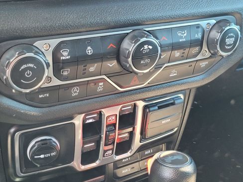 Used 2024 Jeep Wrangler Unlimited Sport AWD/4WD image 19