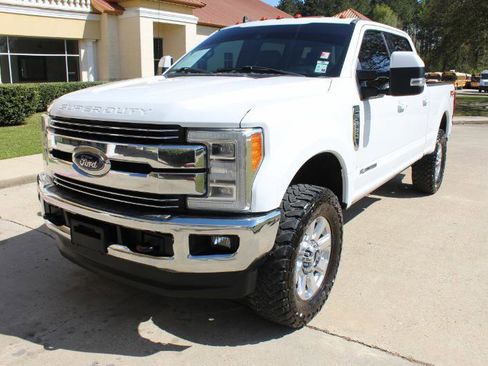 Used 2019 Ford F250 Lariat w/ Lariat Ultimate Package image 8
