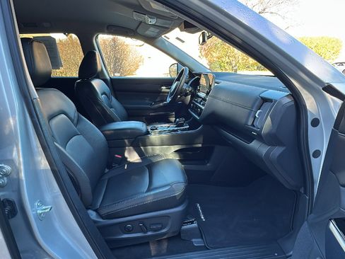 Certified 2024 Nissan Pathfinder SL image 22