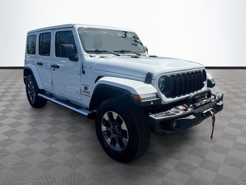 Used 2023 Jeep Wrangler Unlimited Sahara w/ LED Lighting Group AWD/4WD image 4