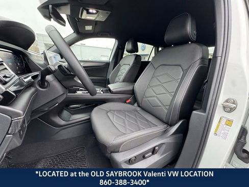 Certified 2025 Volkswagen Atlas Cross Sport SE w/ Black Wheel Package AWD/4WD image 32