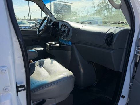 Used 2006 Ford E-250 and Econoline 250 image 20