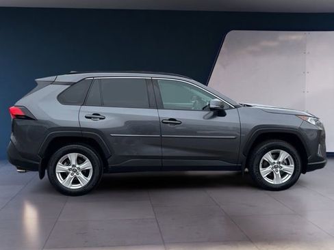 Used 2021 Toyota RAV4 XLE w/ Convenience Package image 6