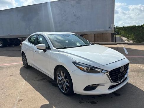 Used 2018 MAZDA MAZDA3 Grand Touring w/ Premium Equipment Package FWD image 3