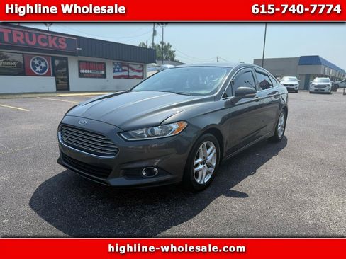 Used 2016 Ford Fusion SE w/ Equipment Group 202A FWD image 1