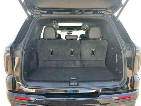 Used 2026 Chevrolet Traverse RS FWD image 24